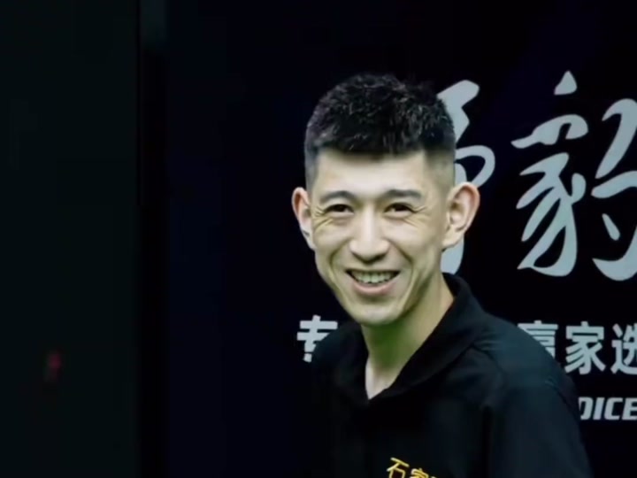 乎年龄的成 乎年龄的成